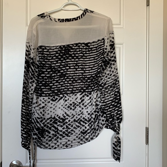 Top - Picture 2 of 2